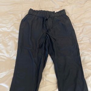 Black high rise jogger pants